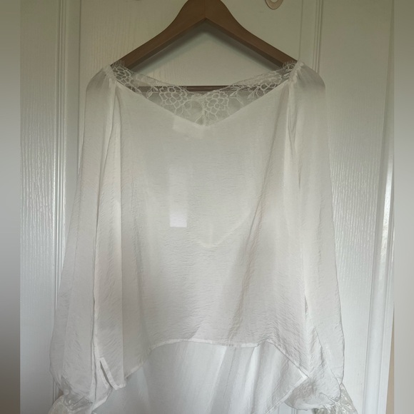 Satin lace blouse - Picture 4 of 6